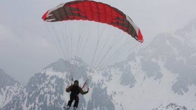 Parachute Market